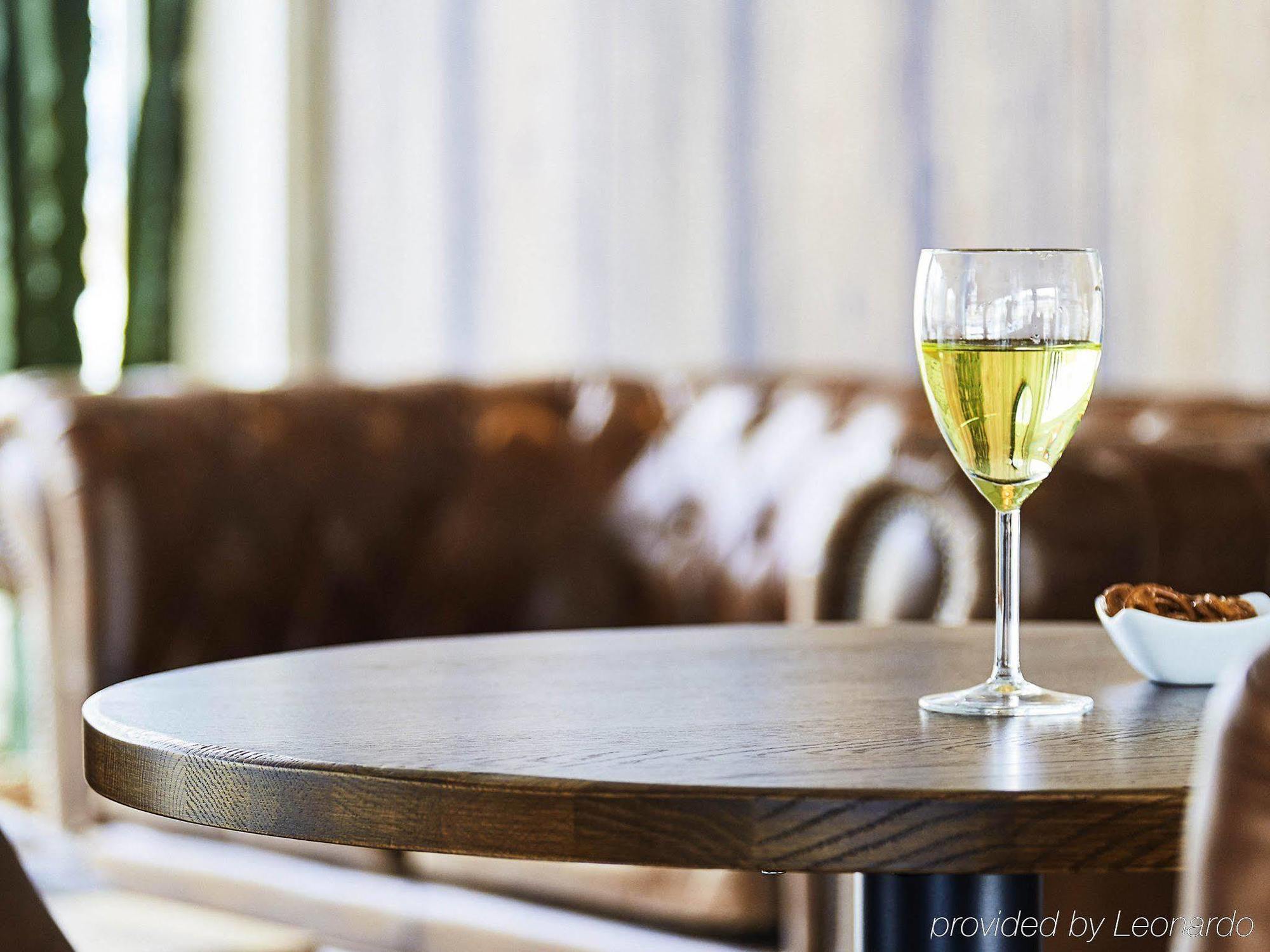 Ibis Styles Hyeres Rooftop & Spa Restaurang bild