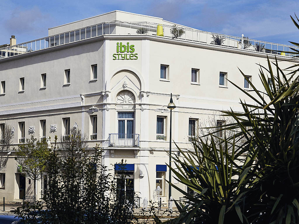 Ibis Styles Hyeres Rooftop & Spa Exteriör bild